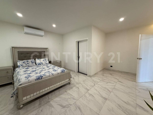 Casa En Venta Recien Remodelada En Ejido Sur Con 950m2 De Terreno