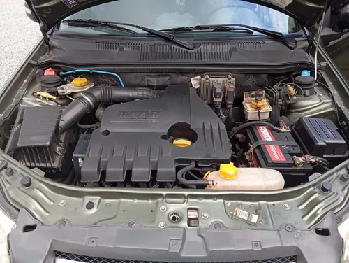 Fiat Palio Adventure 1.8 Locker