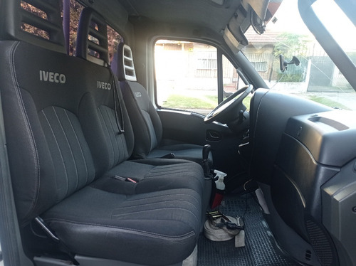 Iveco Dayli Grua Camilla Con Tenedor