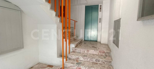 Edificio En Venta En Ciudad Satélite, Naucalpan, Edo. Méx