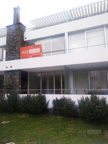 Imagen 2 de 30 de Casa En Venta 4 Ambientes - Punta Chica