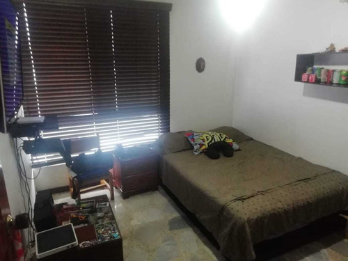 Venta De Apartamento En La Flora, Norte De Cali 2150. A