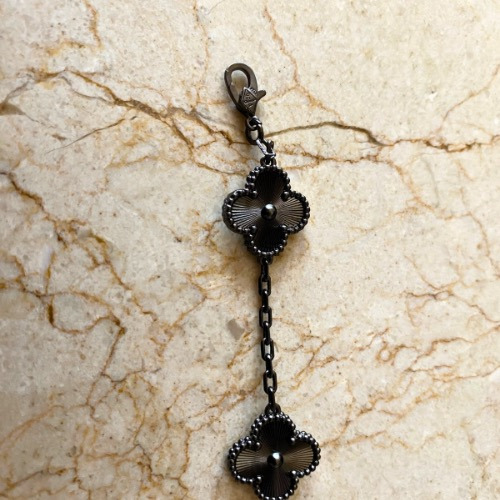 Brazalete Alhambra Van Cleef & Arpels Baño De Oro De 18k Negro 19 Cm