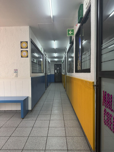 Magnífico Edificio Con Uso De Suelo