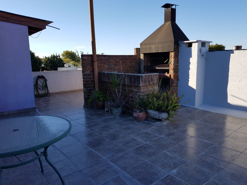 Imagen 12 de 14 de Ph 3 Amb. Pta. Alta 2 Dorm. Lav. Terraza Quincho Y Parrilla
