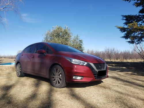 Imagen 13 de 17 de Nissan Versa 1.6 Exclusive Cvt