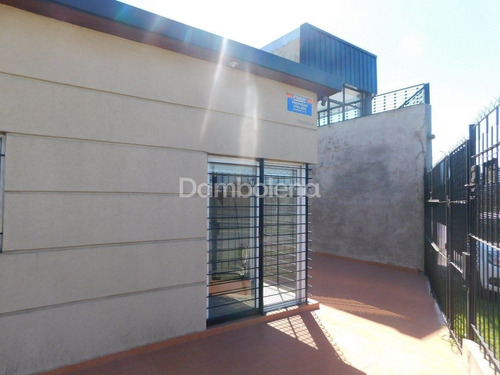 Imagen 6 de 30 de Oficina En Venta Sobre Colectora Acceso Oeste - Moreno