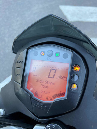 Imagen 5 de 6 de Ktm Duke 390 Año 2016 Cubiertas Y Kit De Transmision Nuevas!