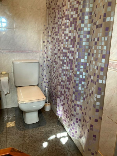 Imagen 28 de 28 de Chalet En Venta De 5 Ambientes Con Cochera En Banfield