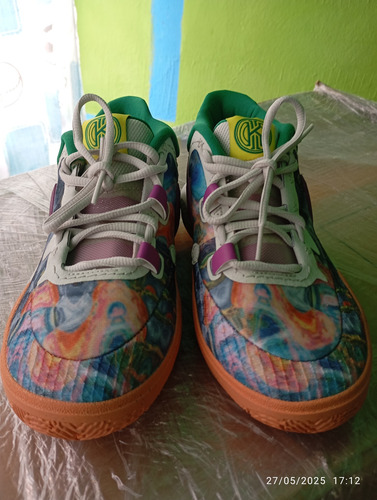 Nike Kyrie Irving 8 , #24.5 (Usado)