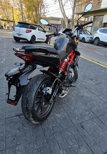 Imagen 3 de 15 de Benelli Tnt300 Con Accesorios Originales