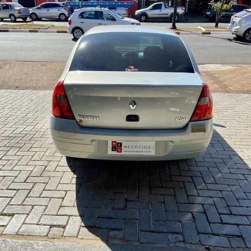 Imagem 4 de 8 de Renault Clio 1.6 Rt 16v 4p