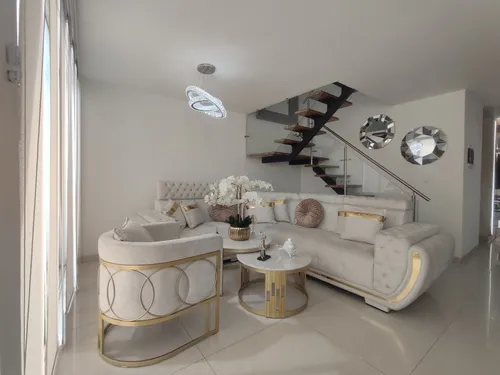 Casa En Venta En Lomitas. Cod V30740