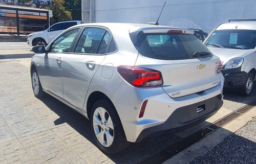 Imagen 15 de 18 de Chevrolet Onix Premier 0km