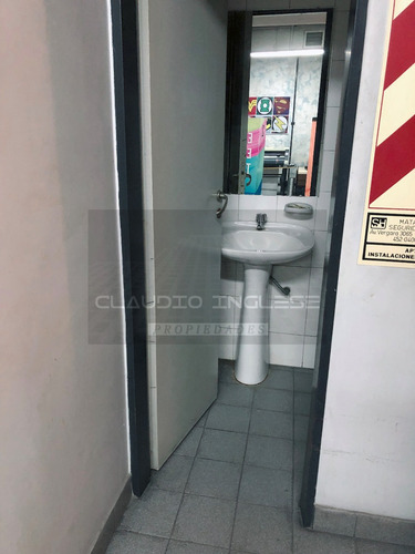 Imagen 13 de 21 de Venta De Galpón C/oficinas En Av. Rivadavia, Haedo.