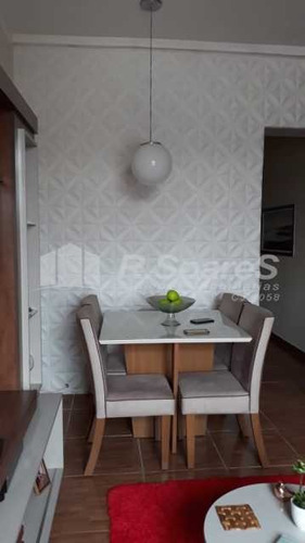 Apartamento Amplo Em Localização Privilegiada - Vvap20629