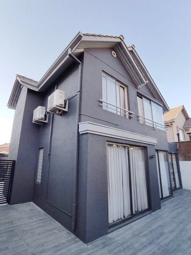 Casa En Microbarrio Muy Seguro 3d+3b (91207)