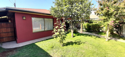 Sólida Casa Con Amplio Patio