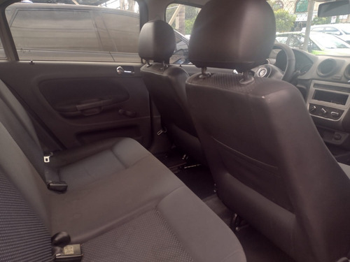 Imagen 13 de 15 de Volkswagen Gol Sedan Cl A/c 2016