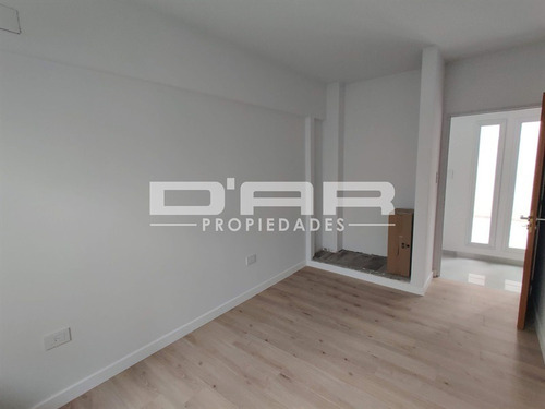 Imagen 14 de 20 de Departamento De 3 Ambientes Con Jardín Y Patio - Simbrón 3700