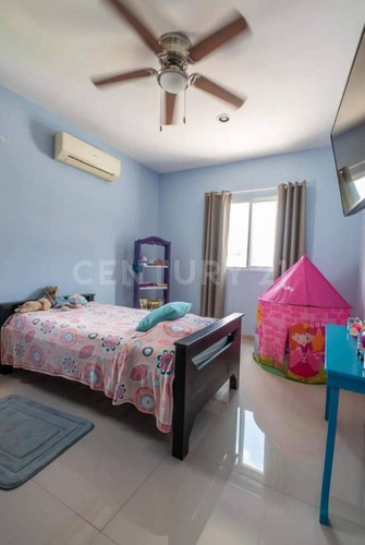 Casa En Venta En Privada Bosques De Conkal, Merida Yucatán