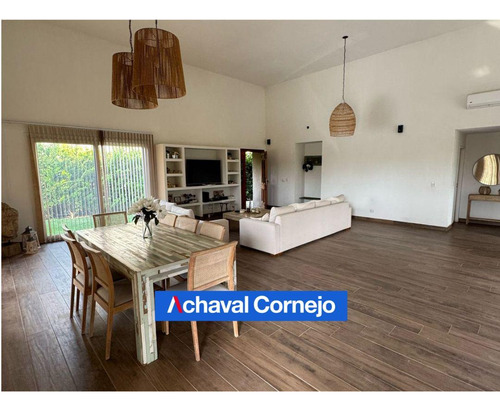 Casa De Una Planta Al Agua En Alquiler Amoblada En Ceibos, Puertos