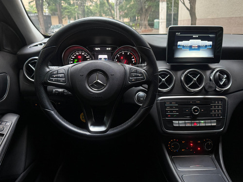 Mercedes-Benz Classe GLA 1.6 Style Turbo Flex 5p