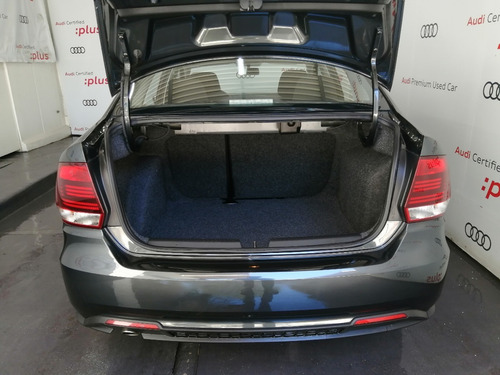 Imagen 13 de 15 de Volkswagen Vento Confortline Plus