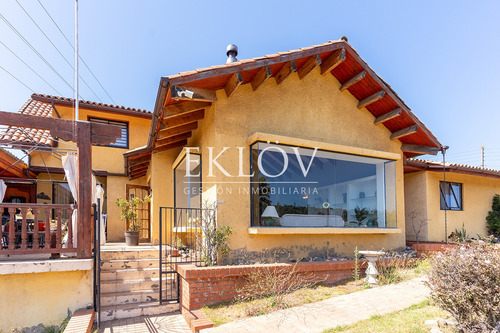 Casa Con Quincho Y Cabaña En Mantagua, 2.528m² De Terreno