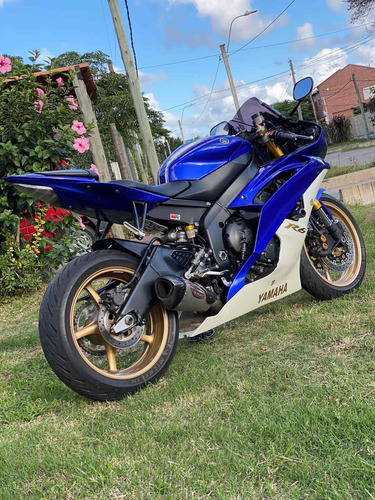 Yamaha R6