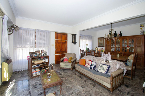 Dúplex En Martínez, Lote Propio, Pileta Y Quincho