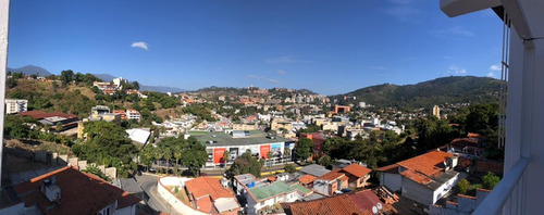 Imagen 10 de 10 de Venta Casa Lomas De La Trinidad 390mts2. Baruta 6h/5b/7p.e