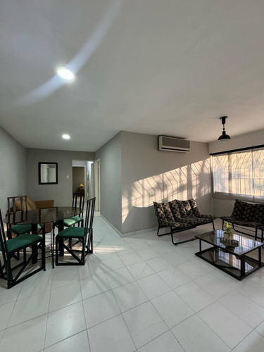 Solo Clientes Alquiler De Apartamento En Resd. San Andrés Iii El Bosque