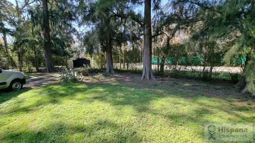 Hermosa Casa En Venta Sobre La Calle J.r Jimenez, En El Barrio Los Jazmines. Del Viso, Pilar