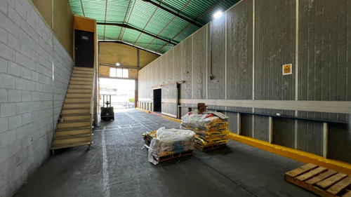 Daniela Linarez Ofrece En Venta Galpones En Zona Industrial Iii Avenida Principal Totalmente Equipadon Con Cavas De Conservacion Empaquetadora Listo Para Producir Conjunto Privado Barquisimeto Lara