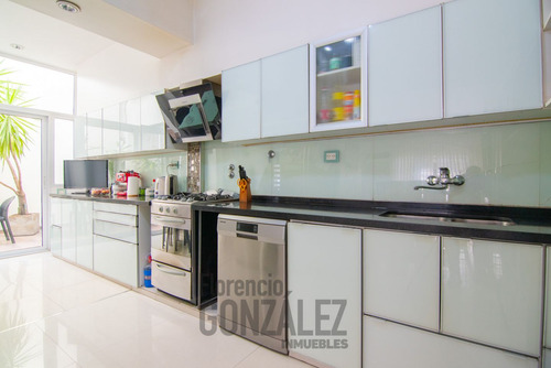 Casa 4 Amb. Con Terraza Quincho Y Parrilla En Barrio Naon
