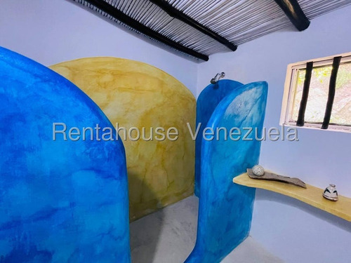Choroní !! Hermosísima Casa De Hacienda, Estilo Colonial, Operando Actualmente Como Posada Con Servicios, 6.273 M2 Terreno, 1.000 M2 Construcc. 10 Hab., 10 Baños, 20 Pe. Proyecto De Expansión !!