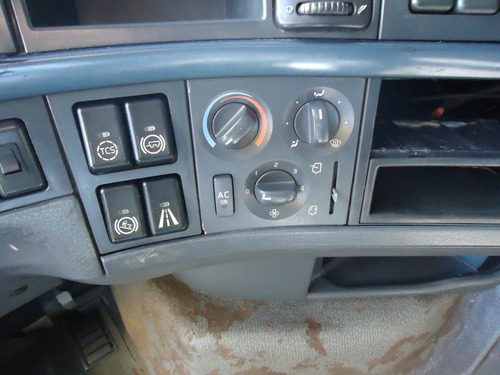 Imagem 10 de 15 de Volvo Fh 440 2010/11 6x2 Teto Alto Automatico