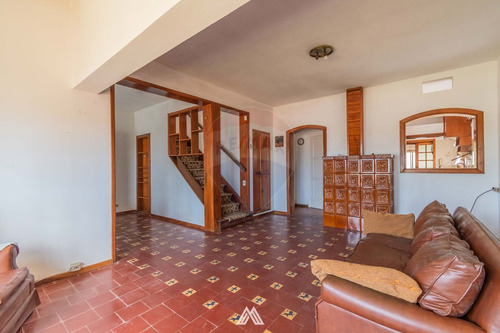 Venta De Casa 4 Dormitorios Con Renta En Atlántida