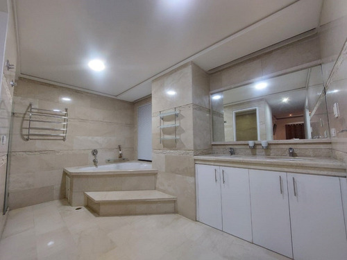 Lujoso Apartamento En Venta O Alquiler En Terrazas Del Country, Residencias Atlantis Guataparo Valencia. St