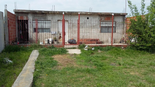 Imagen 2 de 5 de Lote Con Casa Ubicado En El Barrio Las Campanas