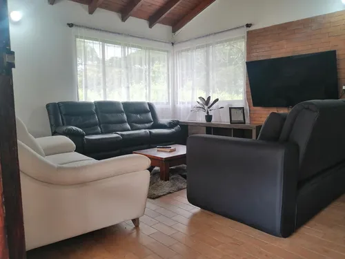 Casa Campestre Amoblada En La Buitrera Cali