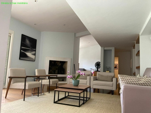Imagem 26 de 30 de Casa Fantástica Sólida, Recém Reformada, Muito Bem Distribuída, Com Lindo Projeto Arquitetônico, Em Localização Privilegiada, Em Condomínio Fechado De - Ca01012 - 71016468