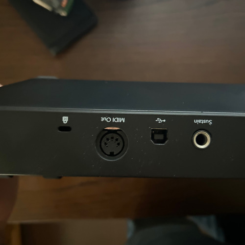 Novation Launchkey 37 Mk3 (midi) (Usado)