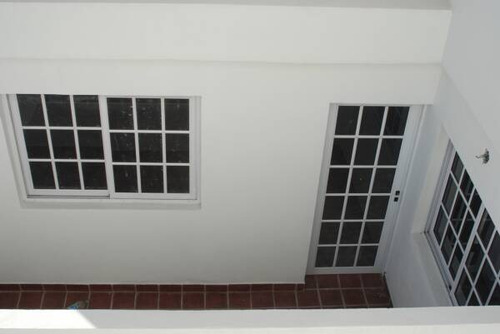 Imagen 3 de 11 de Alquiler 3 Amb Tipo Ph X Escalera Con Patio Flores/floresta