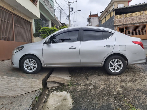 Imagem 6 de 9 de Nissan Versa 2018 1.6 16v Sv Aut. 4p