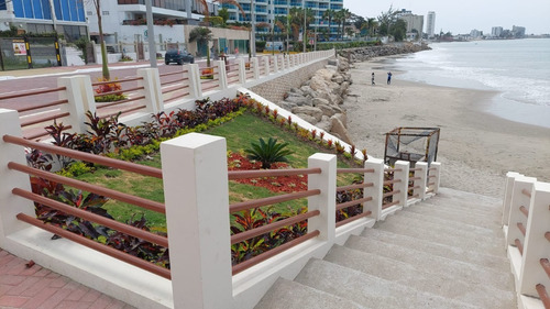 Imagen 14 de 16 de Vendo Villa 2 Plantas Salinas, Puerto Lucía, Con Piscina Y Garaje Privado, Amoblada, 3 Dormitorios, 3 Baños, Sala Comedor Cocina, Aires Acondicionados, Televisores, Camas, Porche Con Hamacas, Barbecue