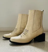 Comprar Botas Sarkany De Cuero Caña Mediana Crema Taco Cuadrado