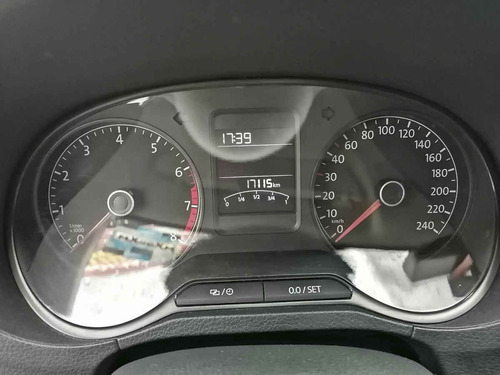 Imagen 14 de 15 de Volkswagen Vento 2021 4p Comfortline Plus L4/1.6 Man