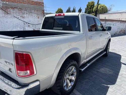 Dodge LARAMIE 5.7 Laramie Mcab 4x4 Mt